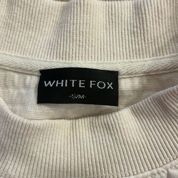 White Fox Crewneck - Picture 3 of 3